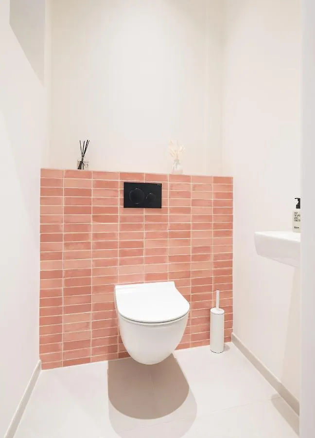 2 Bedroom - Modern Premium Centrally Located Vienna 0*,  Austria