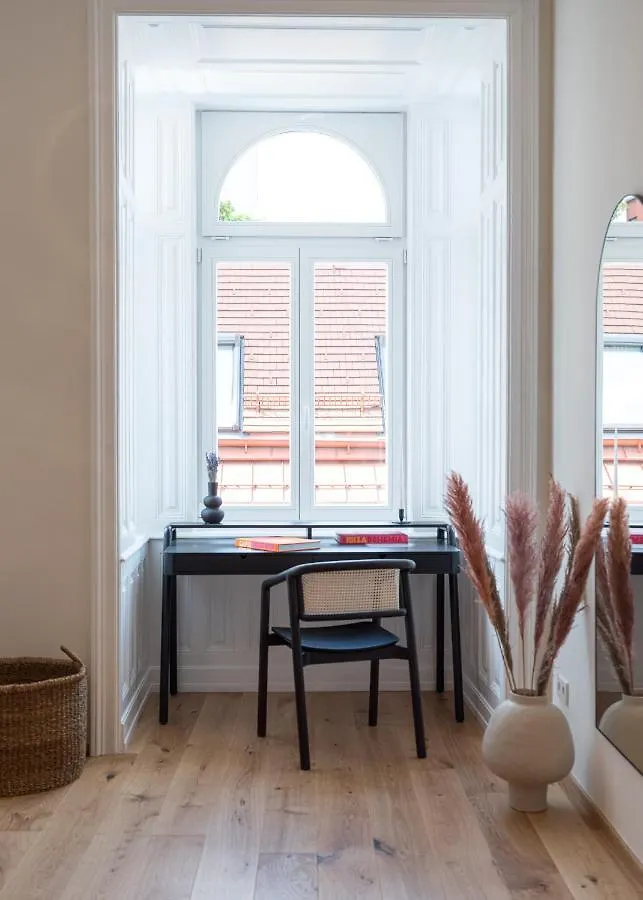 2 Bedroom - Modern Premium Centrally Located Vienna 0*,  Austria
