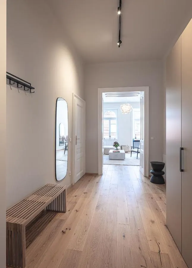 2 Bedroom - Modern Premium Centrally Located Vienna