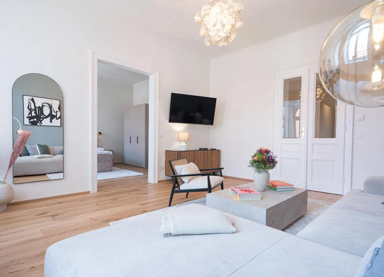 2 Bedroom - Modern Premium Centrally Located Vienna Austria