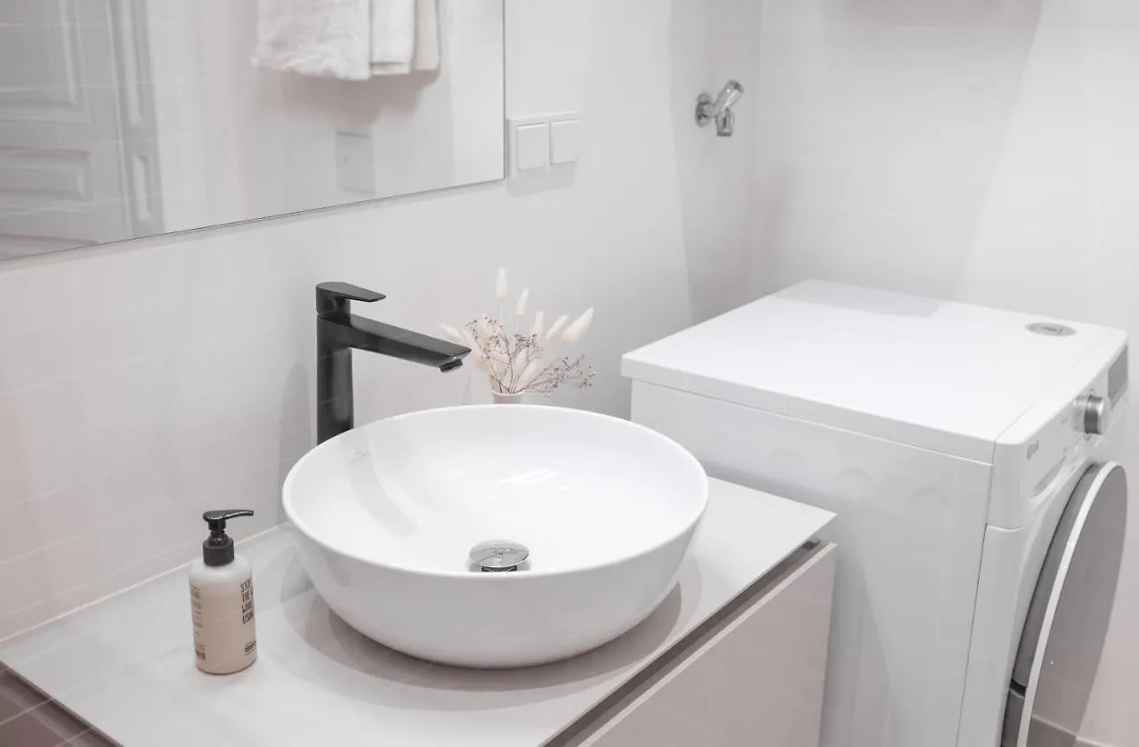 2 Bedroom - Modern Premium Centrally Located Vienna Austria
